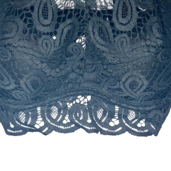 Victoria's Secret - Black Lace High Neck Bralette - Picture 4 of 4